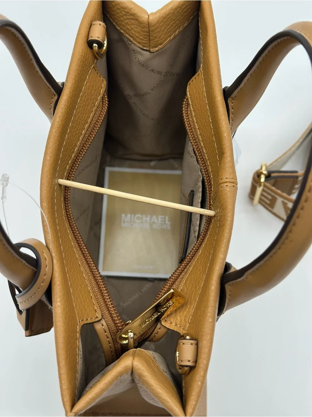 Michael Kors compact cognac